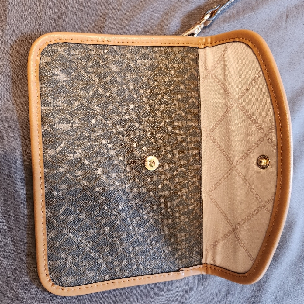 Michael Kors Pouch